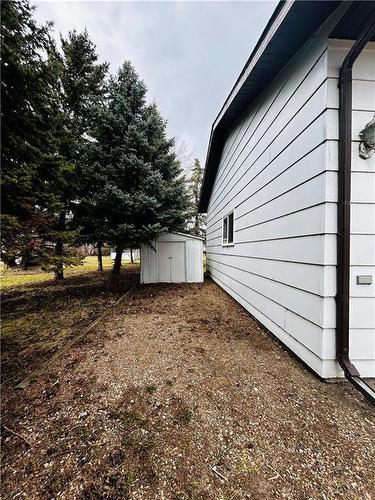 16 Veterans Avenue, Waskada, MB - Outdoor
