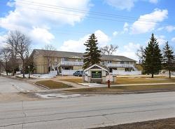 16 700 Blantyre Avenue  Winnipeg, MB R2K 4G1