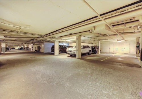 Garage - 106-19200 Boul. Henri-Bourassa, Québec (Charlesbourg), QC - Indoor Photo Showing Garage