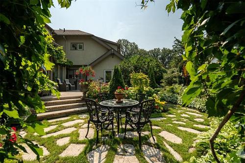 134 Harrow St, Winnipeg, MB 
