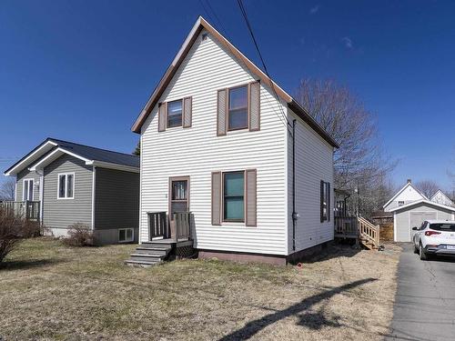 5 Minto Street  Amherst, NS B4H 1H1