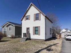 5 Minto Street  Amherst, NS B4H 1H1