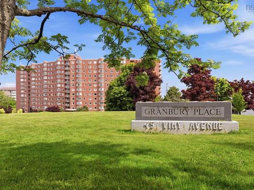 821 45 Vimy Avenue, Halifax, NS 