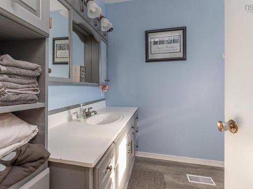 2484 Highway 1, Grosses Coques, NS 