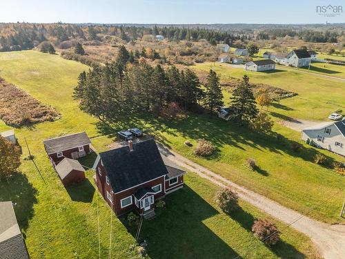 2484 Highway 1, Grosses Coques, NS 
