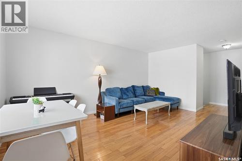 3860 7Th Avenue E, Regina, SK - Indoor