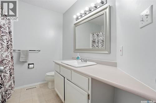 3860 7Th Avenue E, Regina, SK - Indoor Photo Showing Bathroom