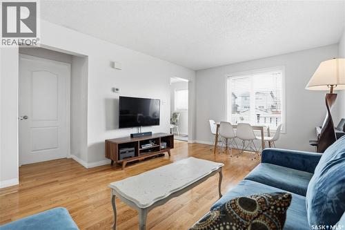 3860 7Th Avenue E, Regina, SK - Indoor Photo Showing Living Room