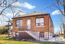 270 GLEBEMOUNT AVENUE Toronto, ON M4C 3T8