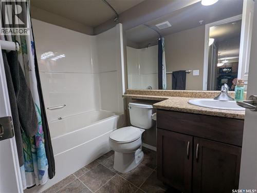 323 150 Pawlychenko Lane, Saskatoon, SK - Indoor Photo Showing Bathroom