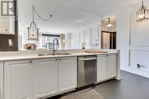Lp915 - 18 Concorde Place, Toronto, ON - Indoor Photo Showing Kitchen With Double Sink