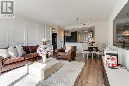 Lp915 - 18 Concorde Place, Toronto, ON - Indoor Photo Showing Living Room