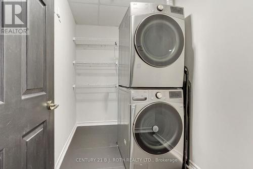 Lp915 - 18 Concorde Place, Toronto, ON - Indoor Photo Showing Laundry Room