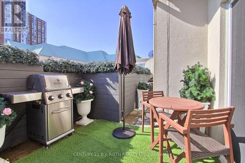 Lp915 - 18 Concorde Place, Toronto, ON - Outdoor With Exterior