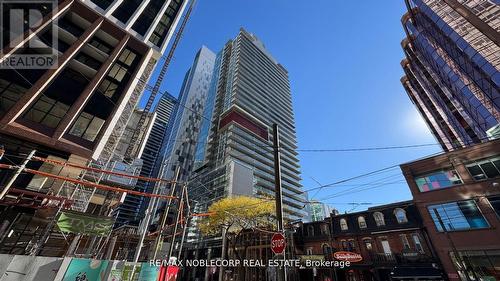810 - 375 KING STREET W  Toronto, ON M5V 1K1