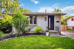 402 FERNDALE AVENUE  London South (South Q), ON N6C 2Y8