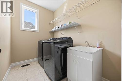 111 Bridlepath Trail, Sarnia, ON - Indoor Photo Showing Laundry Room