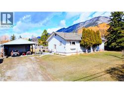 4771 Burns Avenue Canal Flats, BC V0B 1B0