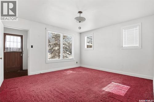 320 Mckinnon Avenue S, Saskatoon, SK - Indoor Photo Showing Other Room