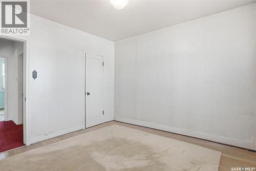 320 Mckinnon Avenue S, Saskatoon, SK - Indoor Photo Showing Other Room