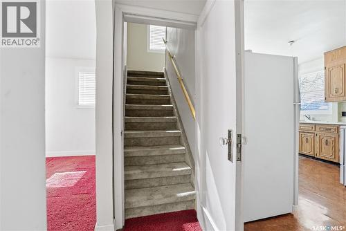 320 Mckinnon Avenue S, Saskatoon, SK - Indoor
