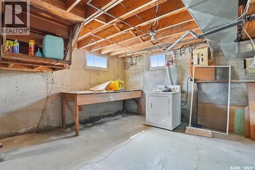 320 Mckinnon Avenue S, Saskatoon, SK - Indoor Photo Showing Laundry Room