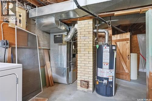 320 Mckinnon Avenue S, Saskatoon, SK - Indoor Photo Showing Basement