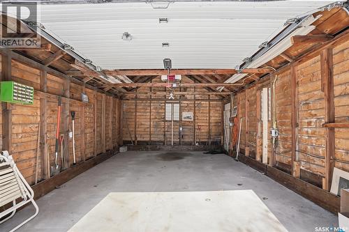 320 Mckinnon Avenue S, Saskatoon, SK - Indoor Photo Showing Garage