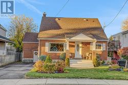 103 GLYNN AVENUE  Ottawa, ON K1K 1S7