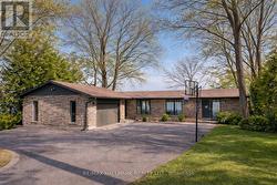 416 BAY STREET Orillia, ON L3V 3X4