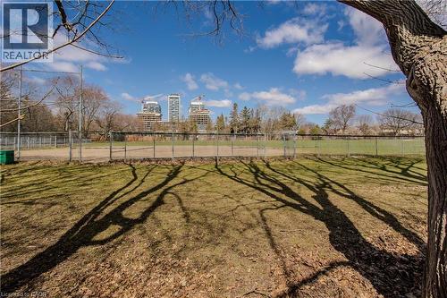 2121 Prospect Street, Burlington, ON - Outdoor