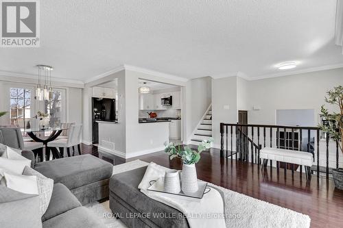 86 Mcgarry Drive, Kitchener, ON - Indoor Photo Showing Living Room