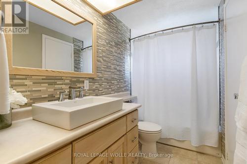 86 Mcgarry Drive, Kitchener, ON - Indoor Photo Showing Bathroom