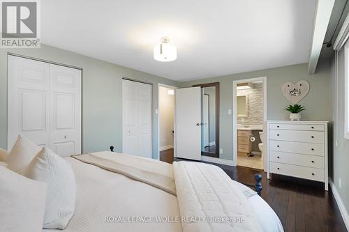 86 Mcgarry Drive, Kitchener, ON - Indoor Photo Showing Bedroom