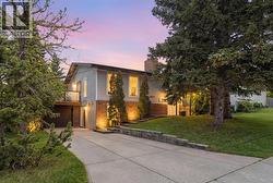 6607 Silver Springs Crescent NW  Calgary, AB T3B 3Z2