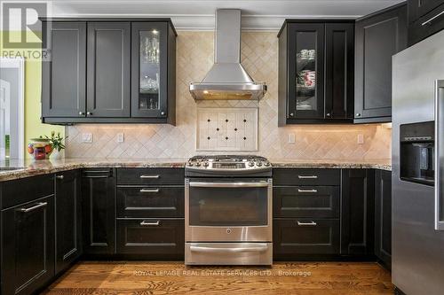 1401 The Links Drive, Oakville, ON - Indoor Photo Showing Kitchen With Upgraded Kitchen