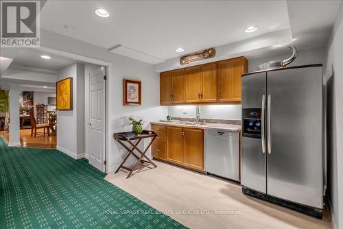 1401 The Links Drive, Oakville, ON - Indoor Photo Showing Kitchen