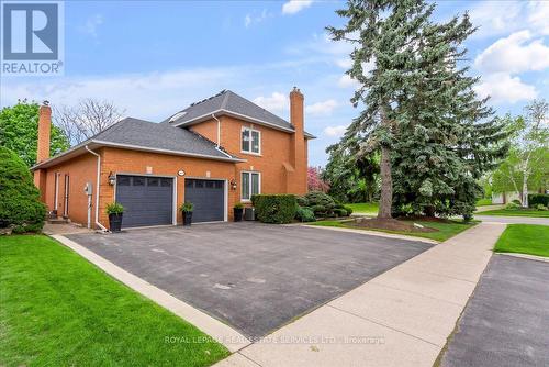 1401 The Links Drive, Oakville, ON - Outdoor