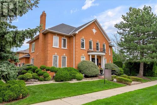 1401 The Links Drive, Oakville, ON - Outdoor