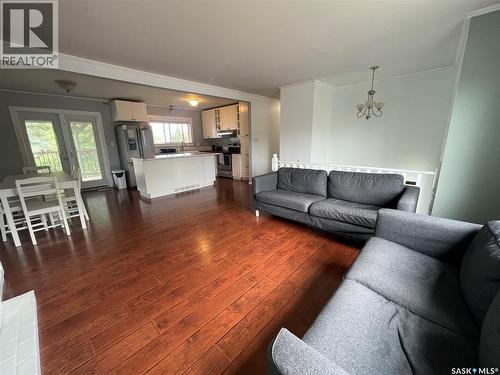 31 O'Connor Crescent, Kindersley, SK - Indoor Photo Showing Living Room