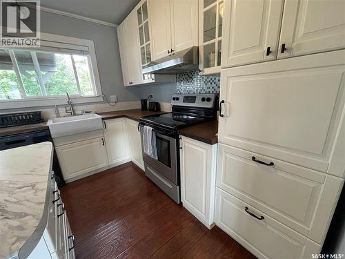 31 O'Connor Crescent, Kindersley, SK - Indoor Photo Showing Kitchen