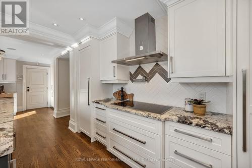 1954 Lenester Avenue, Ottawa, ON - Indoor Photo Showing Kitchen With Upgraded Kitchen