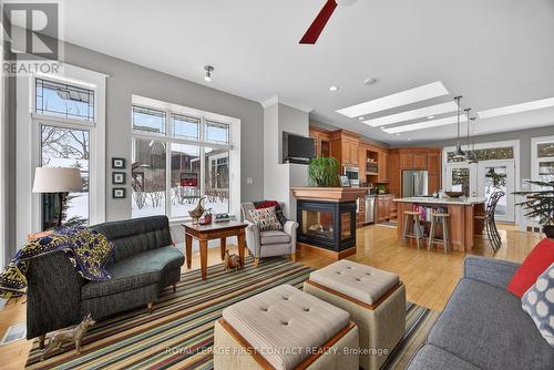 162 Kempenfelt Drive, Barrie, ON - Indoor Photo Showing Living Room With Fireplace