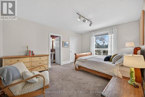 162 Kempenfelt Drive, Barrie, ON - Indoor Photo Showing Bedroom