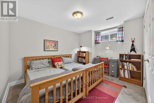 162 Kempenfelt Drive, Barrie, ON - Indoor Photo Showing Bedroom