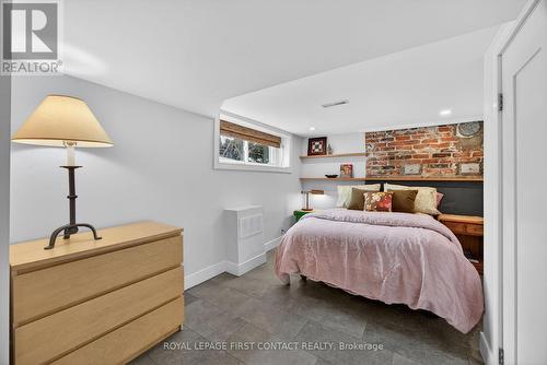 162 Kempenfelt Drive, Barrie, ON - Indoor Photo Showing Bedroom
