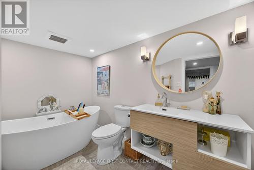 162 Kempenfelt Drive, Barrie, ON - Indoor Photo Showing Bathroom