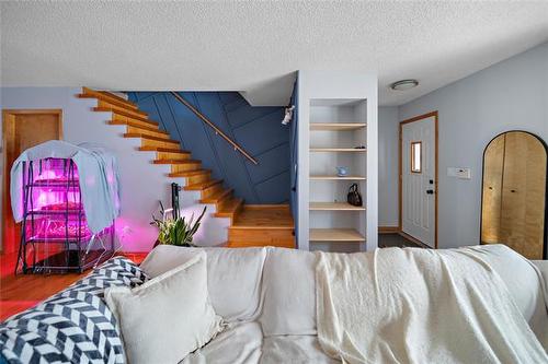 130 Lake Village Rd, Winnipeg, MB 