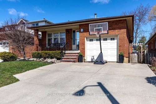 39 Trenholme Crescent, Hamilton, ON - Outdoor With Facade