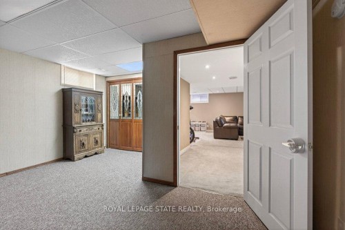 39 Trenholme Crescent, Hamilton, ON - Indoor Photo Showing Other Room